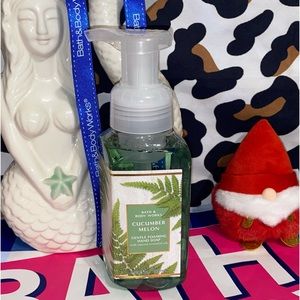BATH AND BODY WORKS CUCUMBER MELON FOAMING HAND SOAP
